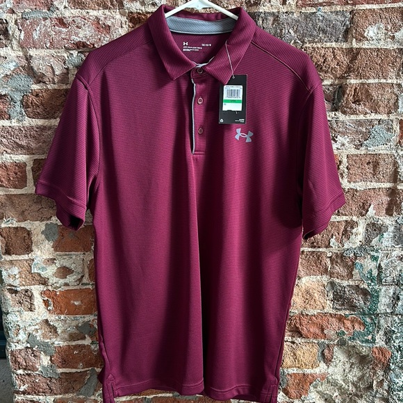 Under Armour Other - NWT maroon loose fit golf shirt. 1/4 button up - large under armour